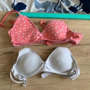 (Free with purchase) 2 32AA bras